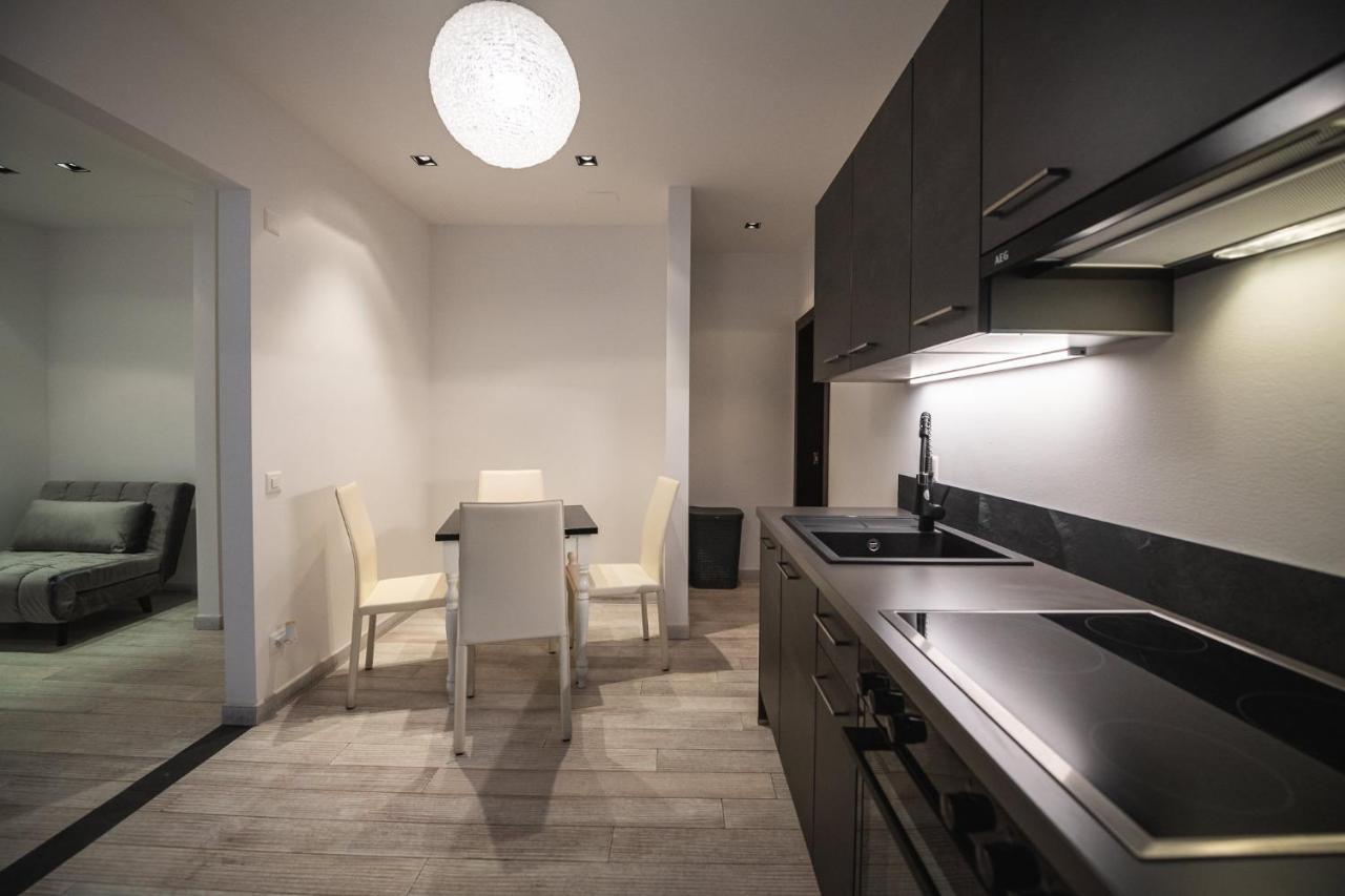 V Apartments Беллінцона Екстер'єр фото
