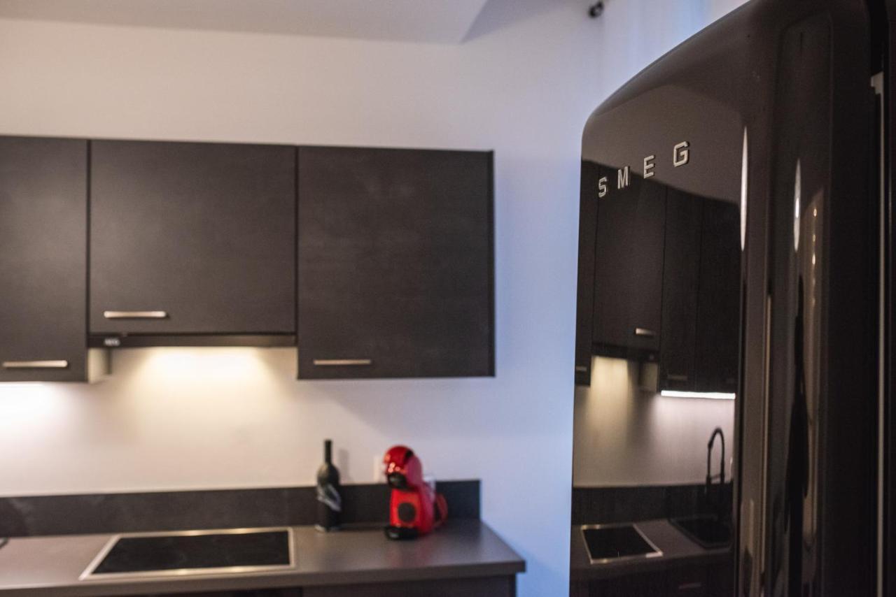 V Apartments Беллінцона Екстер'єр фото